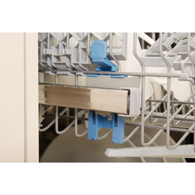 Indesit Dishwasher: slim, white colour